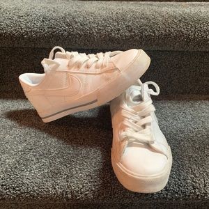 🎉SOLD🎉Nike Sneakers
